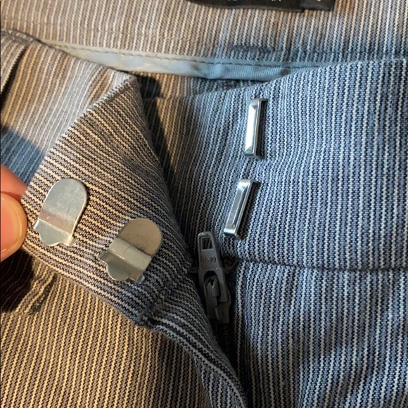 BCBGMaxAzria Shorts - Picture 3 of 4